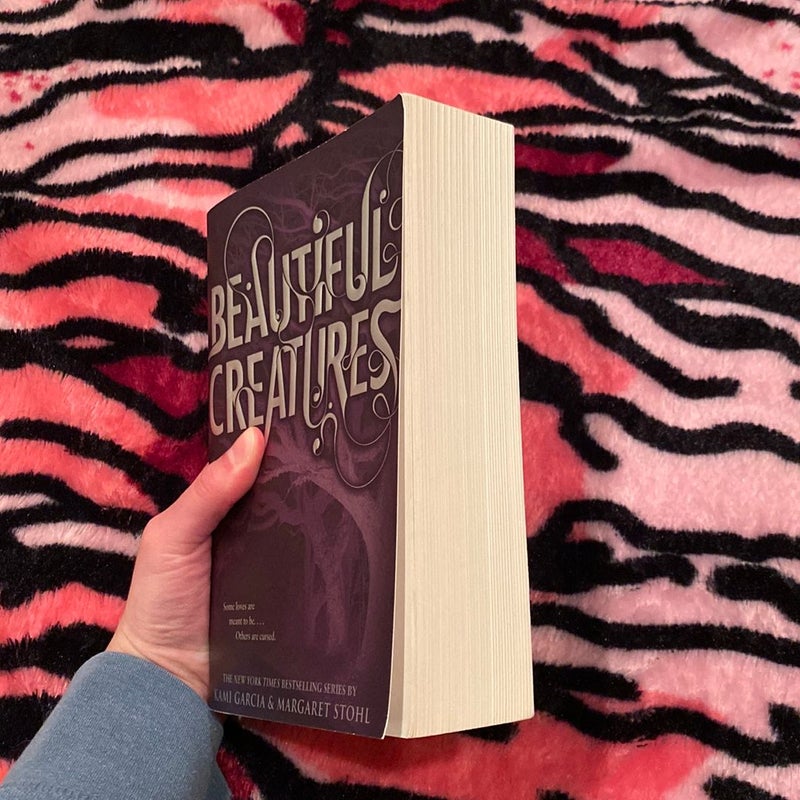 Beautiful Creatures (First Paperback Edition)