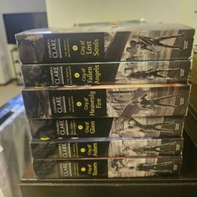 The Mortal Instruments Complete Set