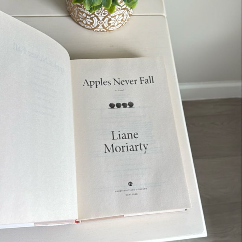 Apples Never Fall