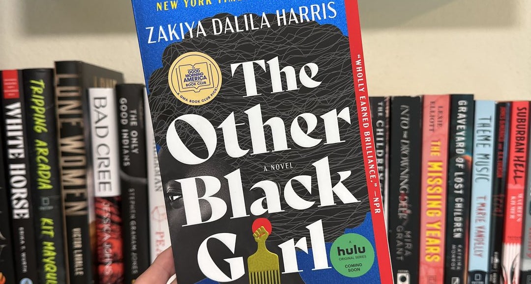  The Other Black Girl: A Novel: 9781982160142: Harris