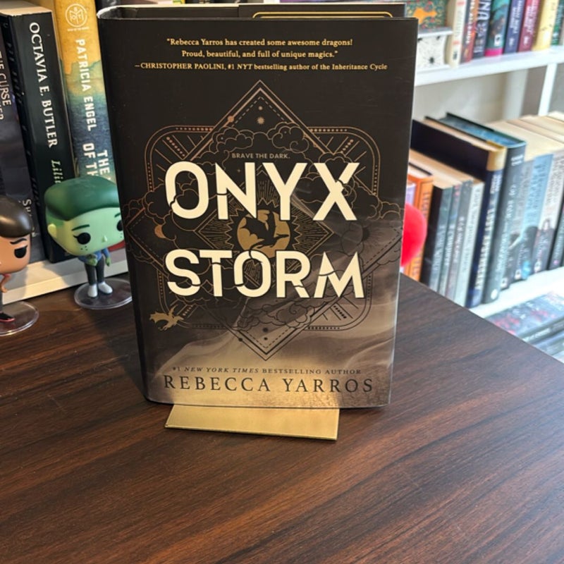 Onyx Storm (Standard Edition)