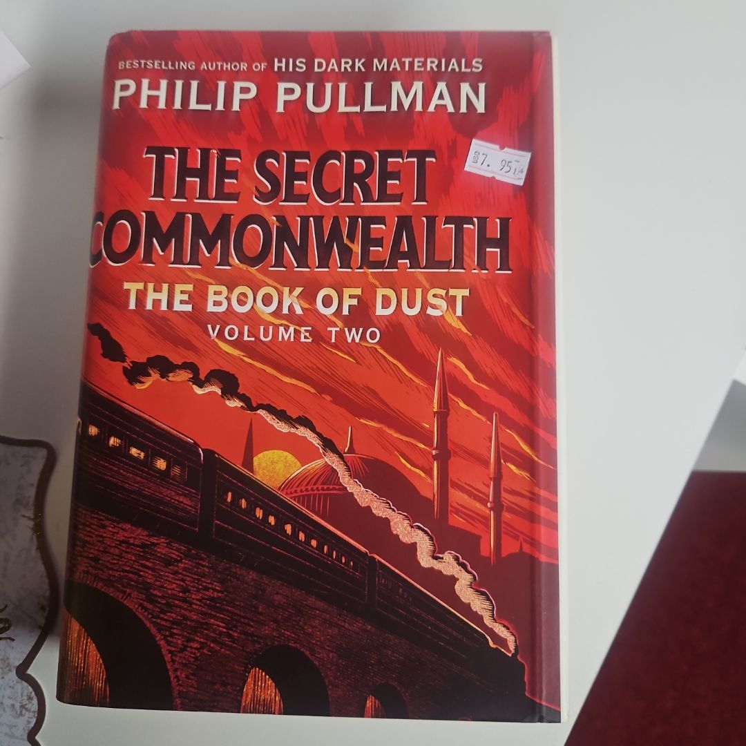 The Book of Dust: the Secret Commonwealth (Book of Dust, Volume 2)