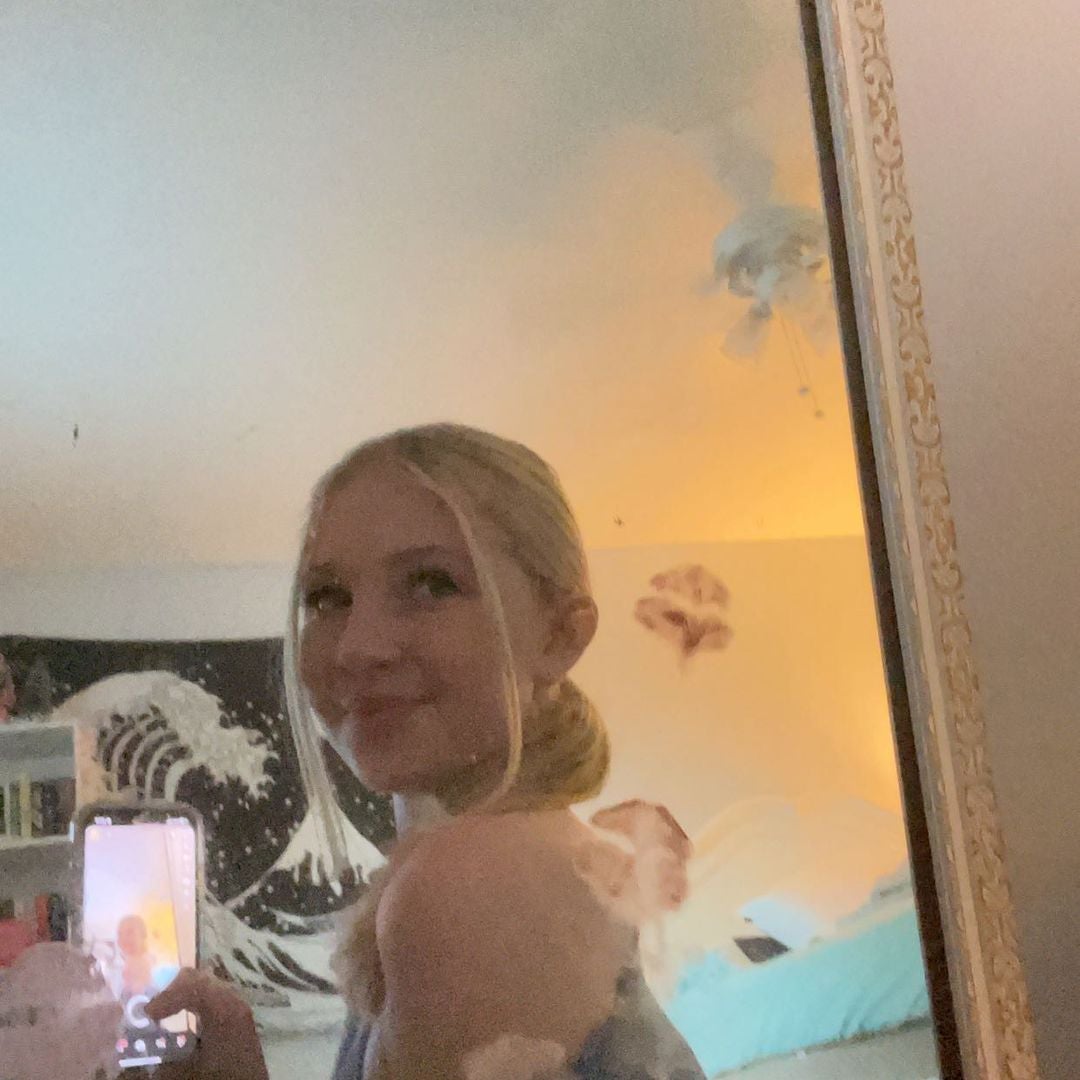 Chloe F