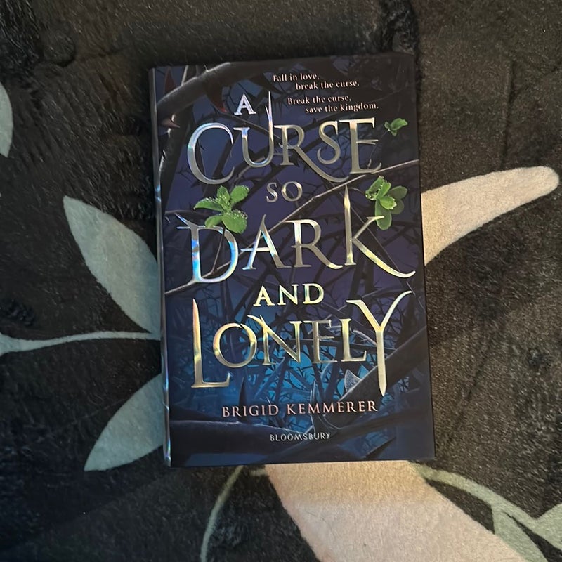 Fairyloot Edition - A Curse So Dark and Lonely