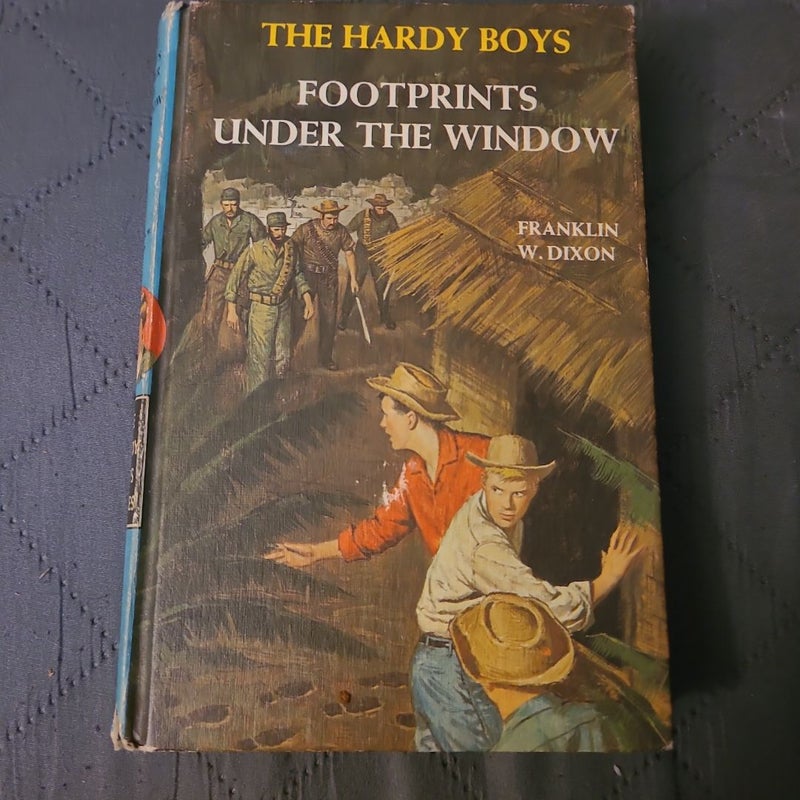 Hardy Boys 12: Footprints under the Window