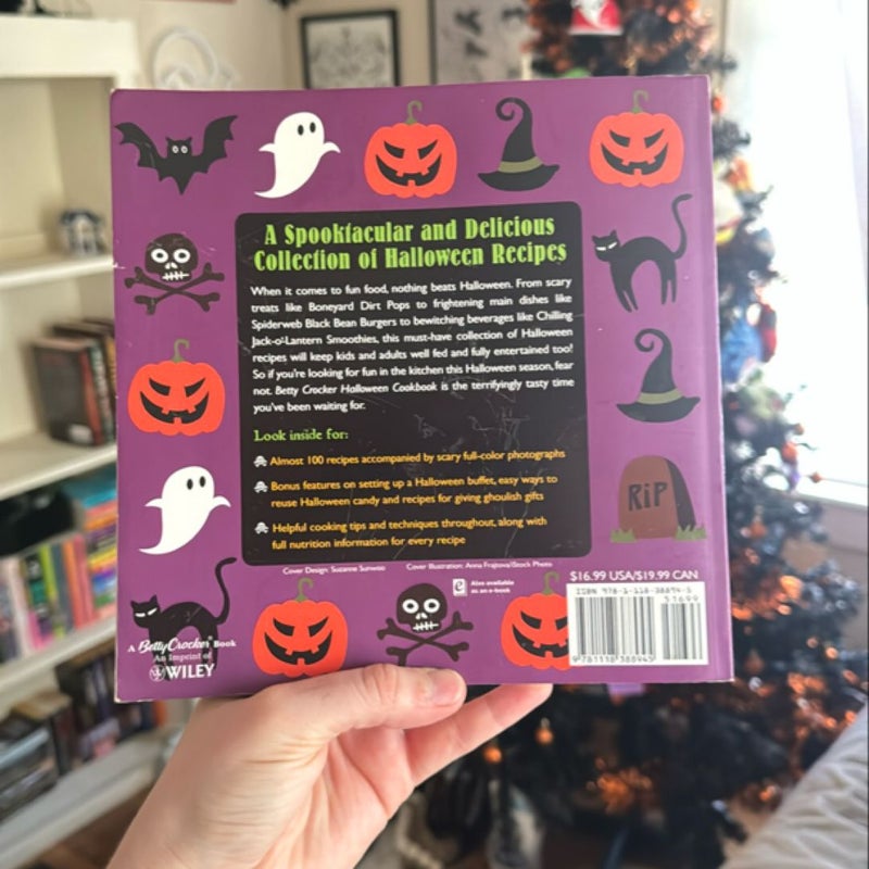 Betty Crocker Halloween Cookbook