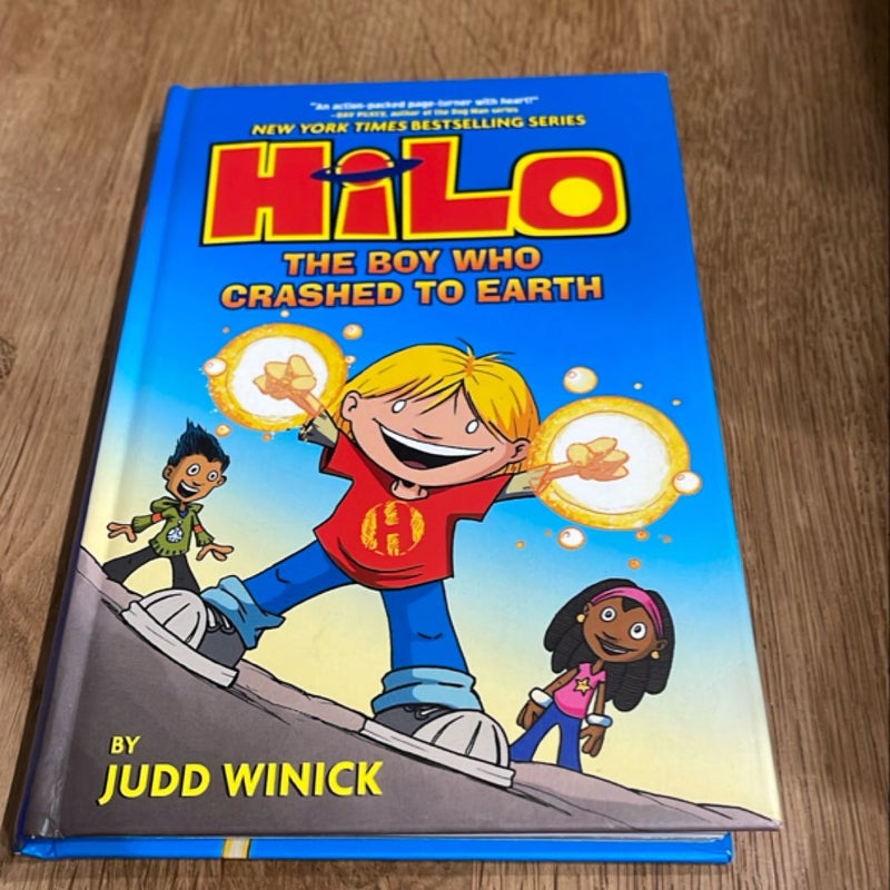 Hilo Book 1: the Boy Who Crashed to Earth