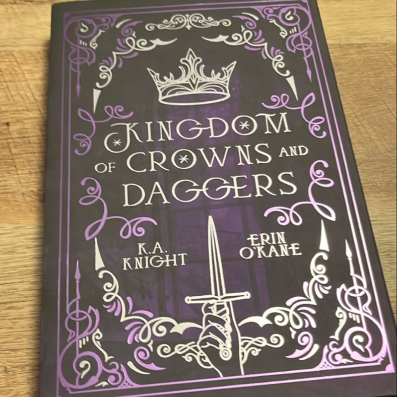 Kingdom of crowns and daggers
