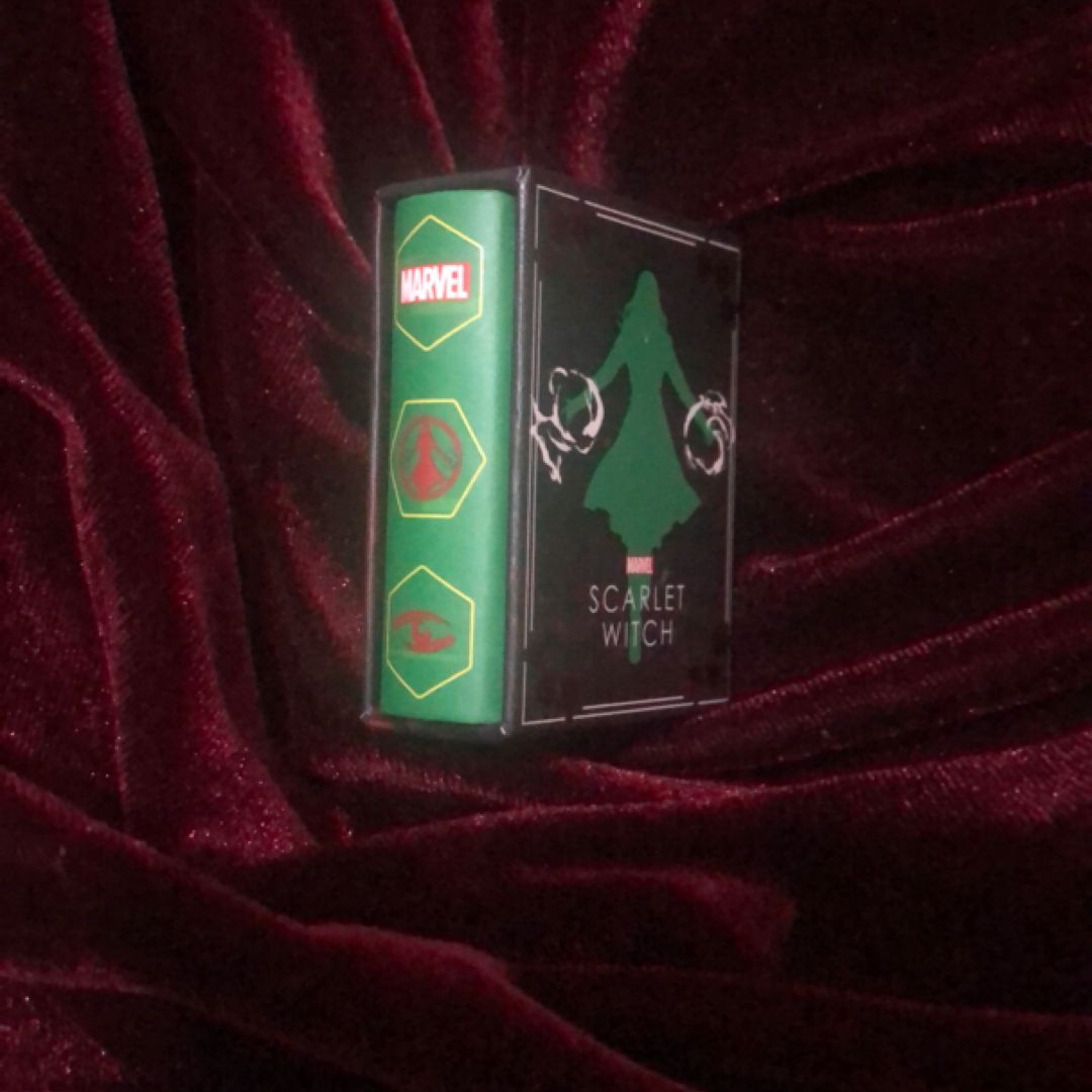 Marvel: the Tiny Book of Scarlet Witch and Vision