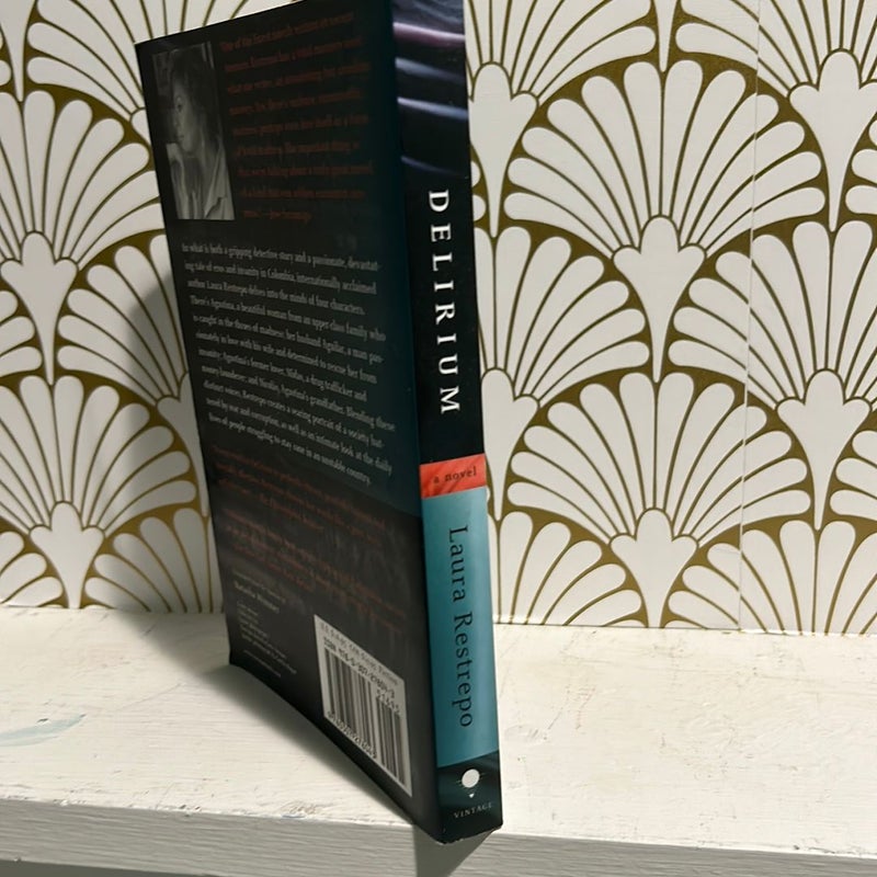 Delirium by Laura Restrepo, Paperback Pangobooks