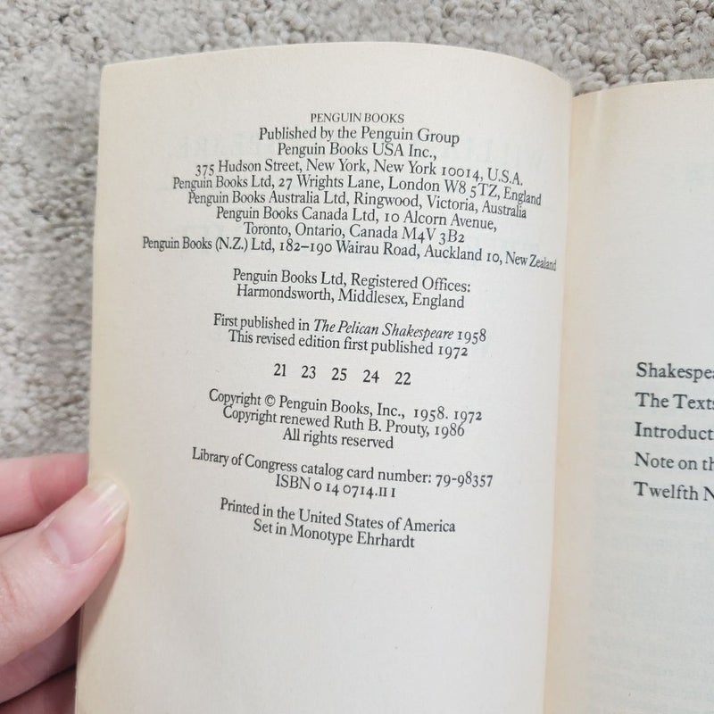 Twelfth Night (The Pelican Shakespeare Edition, 1972)