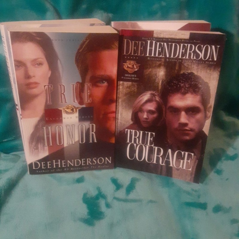 Uncommon Heroes 4 Book Set By Dee Henderson, Mulnomah Tpb, True Devotion, Valor