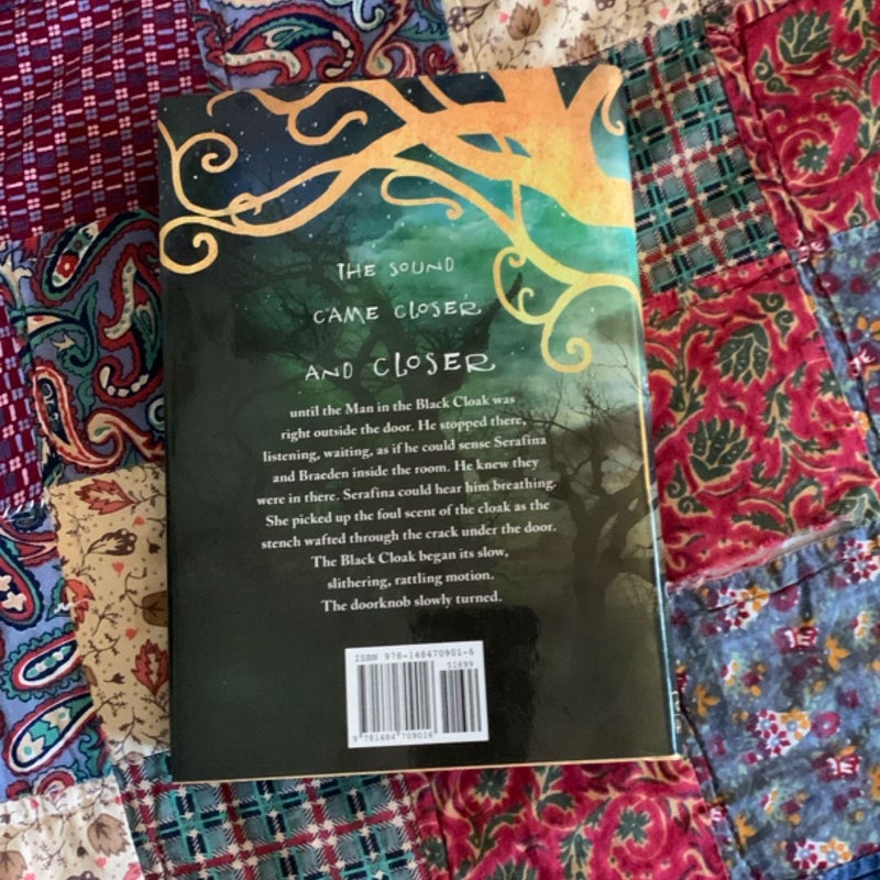 Serafina and the Black Cloak (the Serafina Series Book 1)