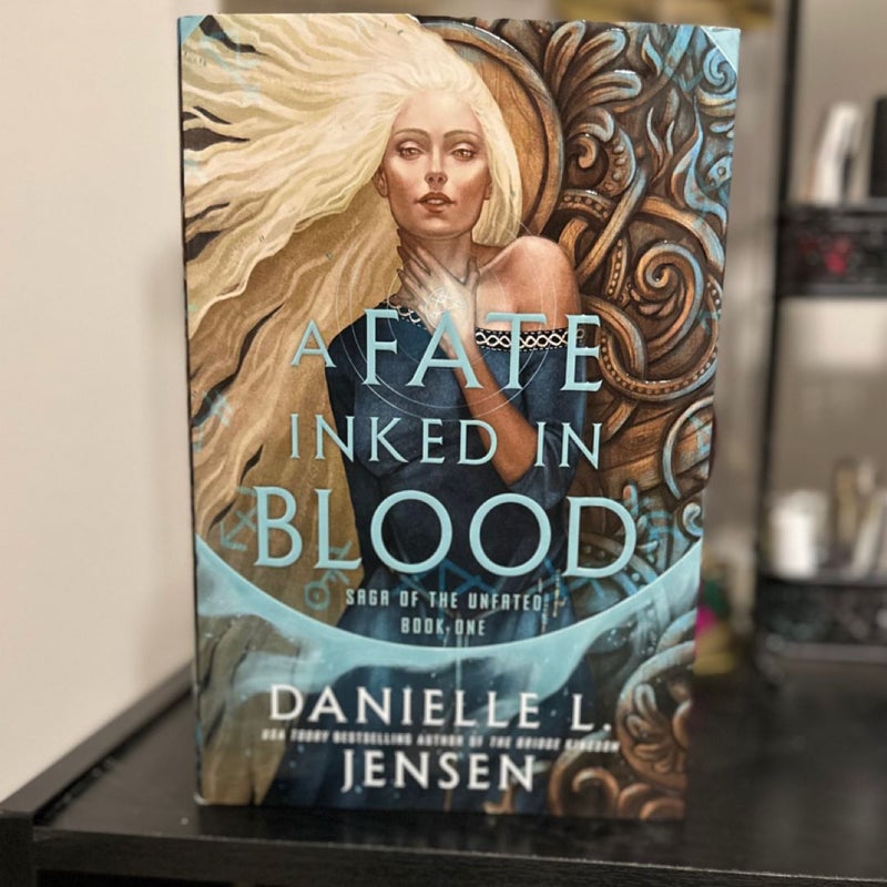 A Fate Inked in Blood (Special Edition Sprayed Edges)