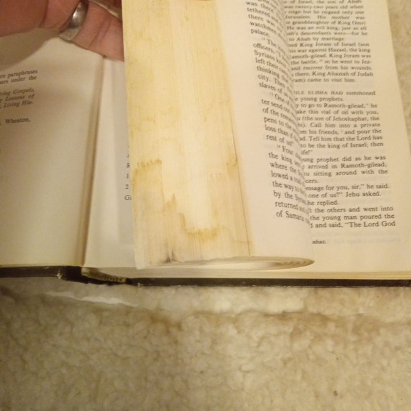 The Living Bible Paraphrased  VINTAGE 1971