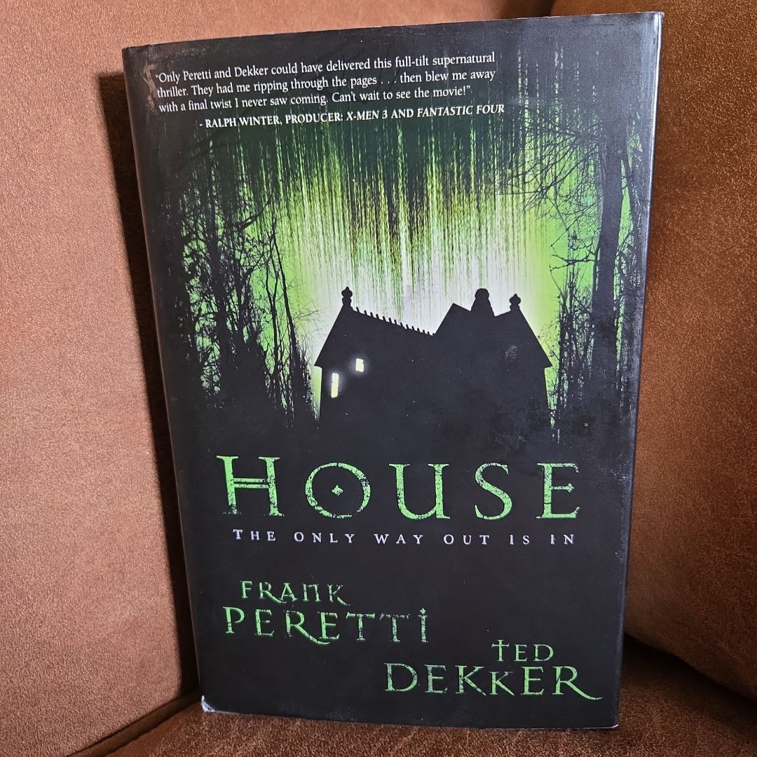 House - Paperback By Peretti, Frank E. - GOOD 9781595541567