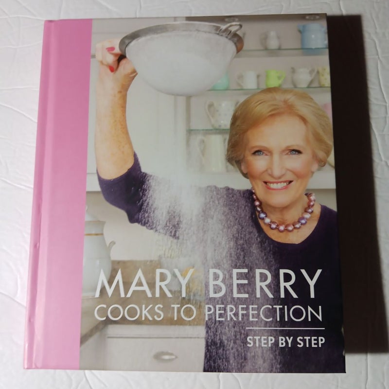 Mary Berry Cooks to Perfection