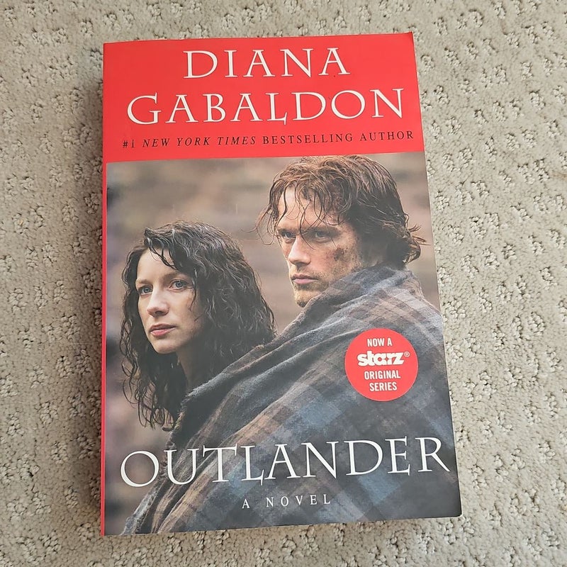 Outlander (Starz Tie-in Edition): A Novel: Gabaldon, Diana