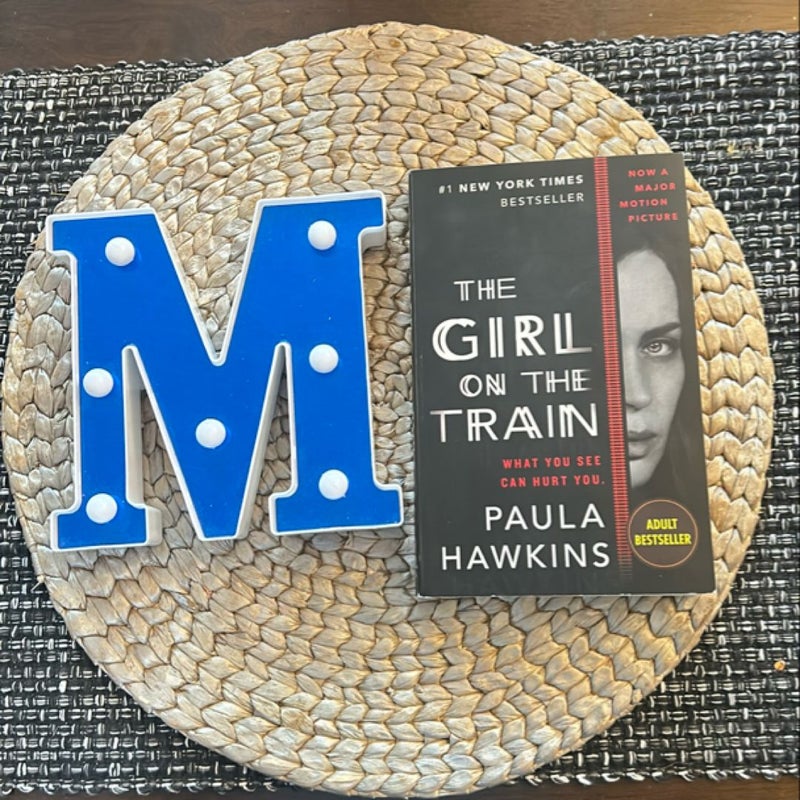 The Girl on the Train (Movie Tie-In)