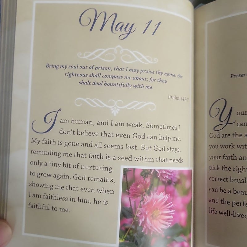 Deluxe Daily Prayer Book Walk in Faith