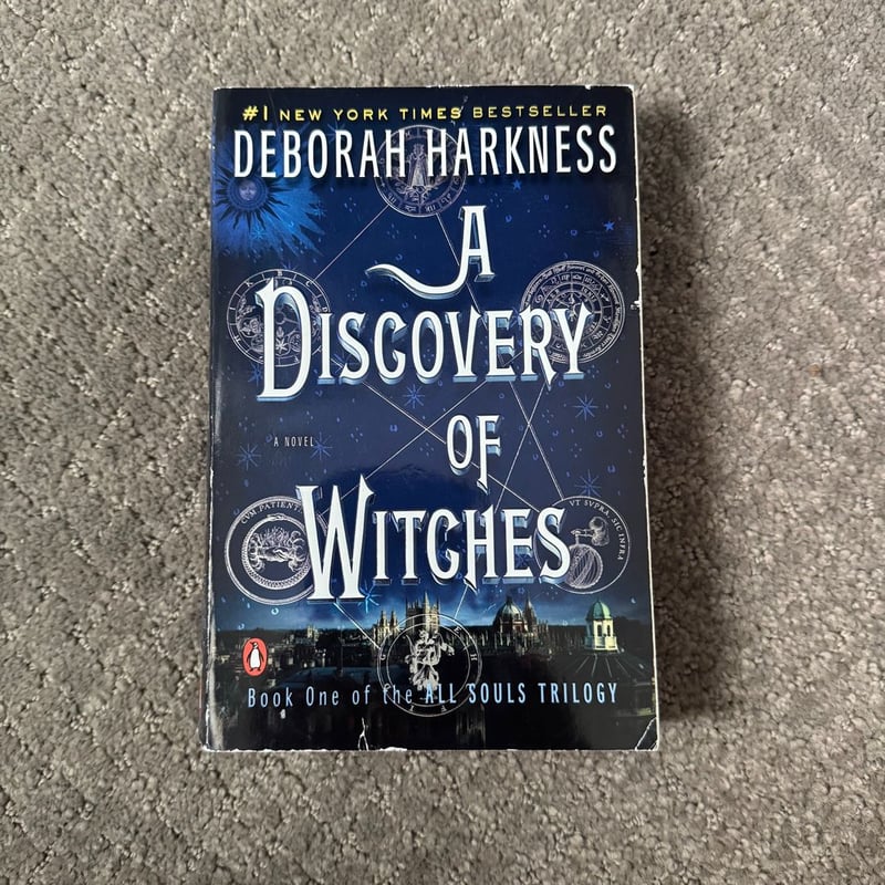 A Discovery of Witches by Deborah Harkness, Paperback | Pangobooks