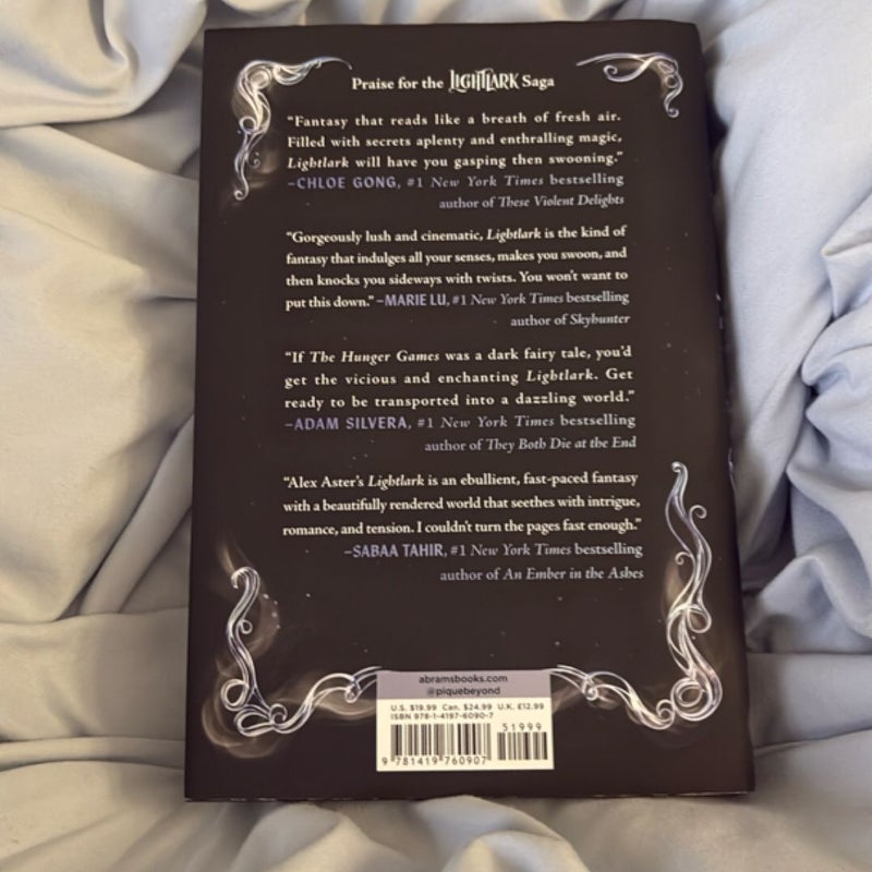 Nightbane(the Lightlark Saga Book 2)