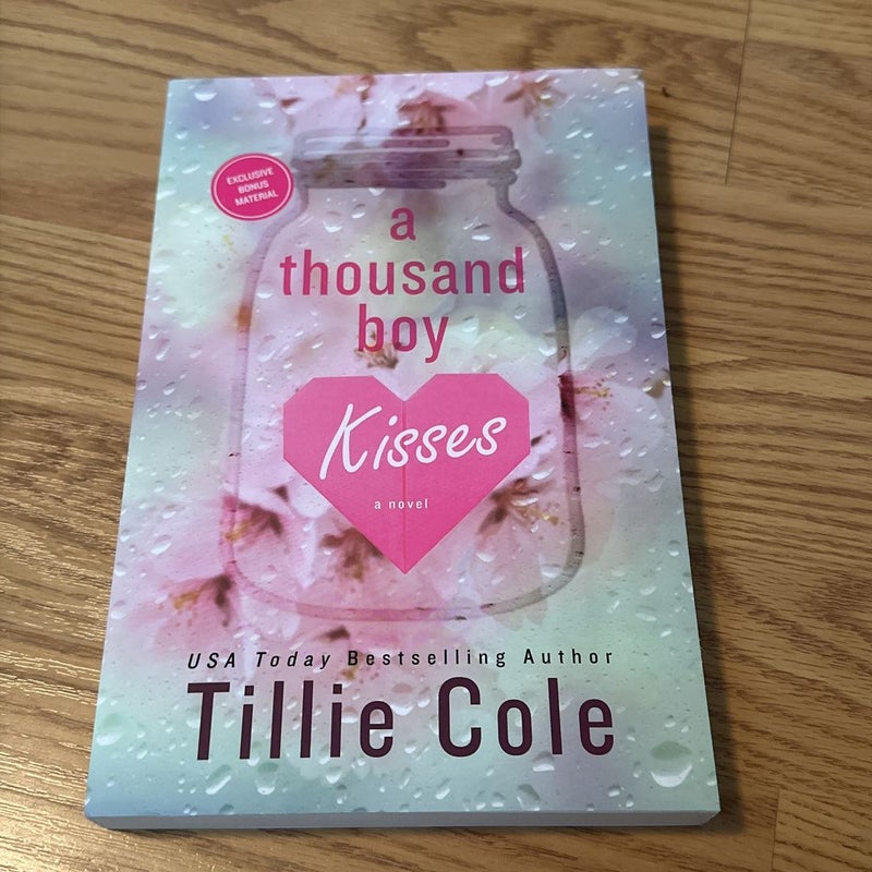 A Thousand Boy Kisses by Tillie Cole, Paperback