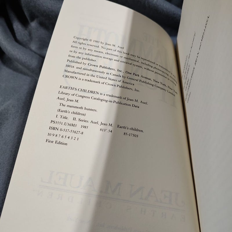 The Mammoth Hunters (1st ed. 1st print)