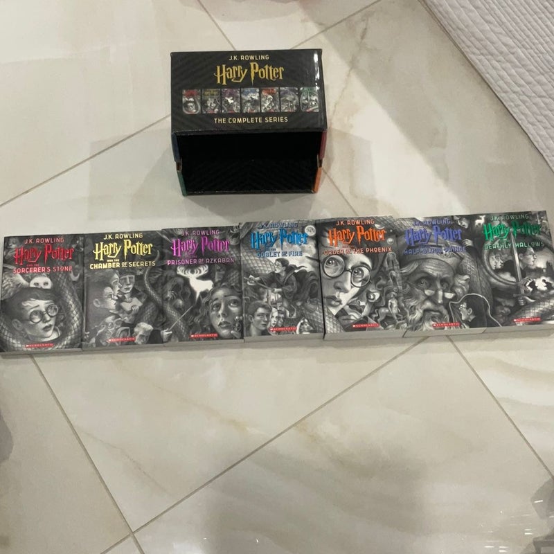 Harry Potter Books 1-7 Special Edition Boxed Set