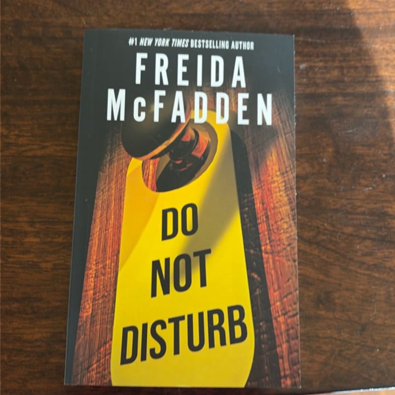 Do Not Disturb by Freida McFadden, Paperback | Pangobooks