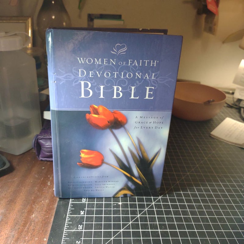 Women of Faith Devotional Bible