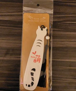 Wooden Cat Bookmark (white)