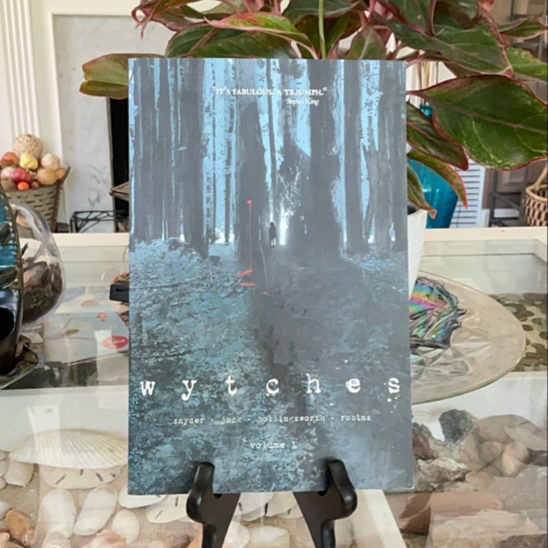 Wytches Volume 1