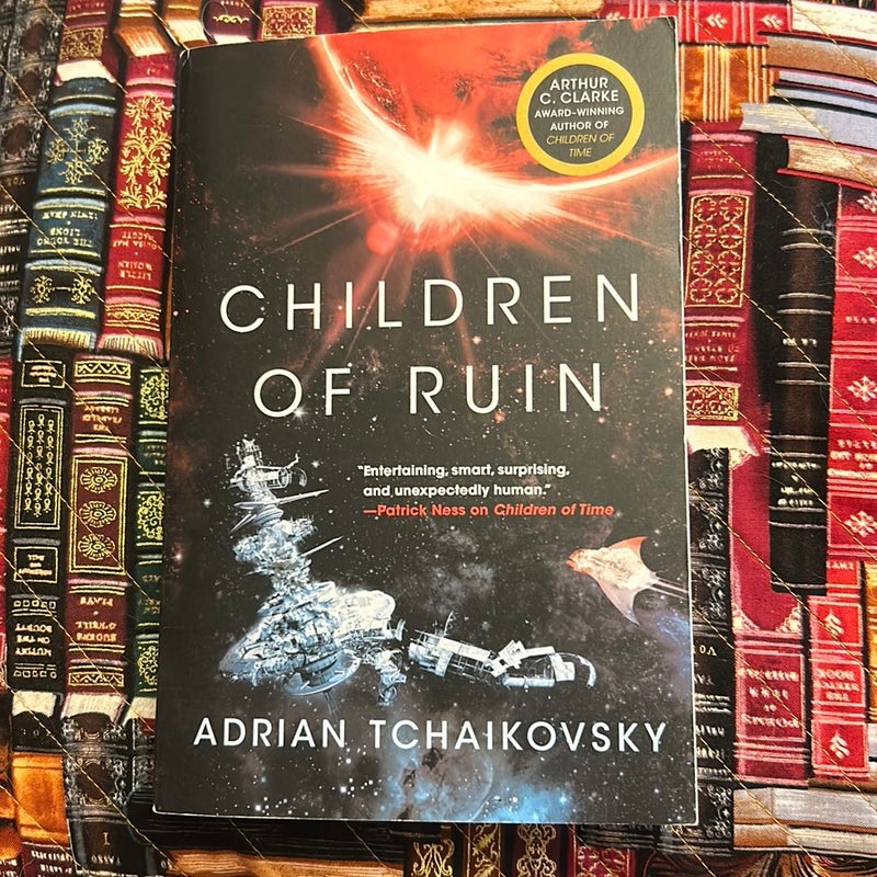 Children of Ruin by Adrian Tchaikovsky, Paperback | Pangobooks