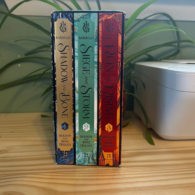 The Shadow and Bone Trilogy Boxed Set by Leigh Bardugo, Paperback ...