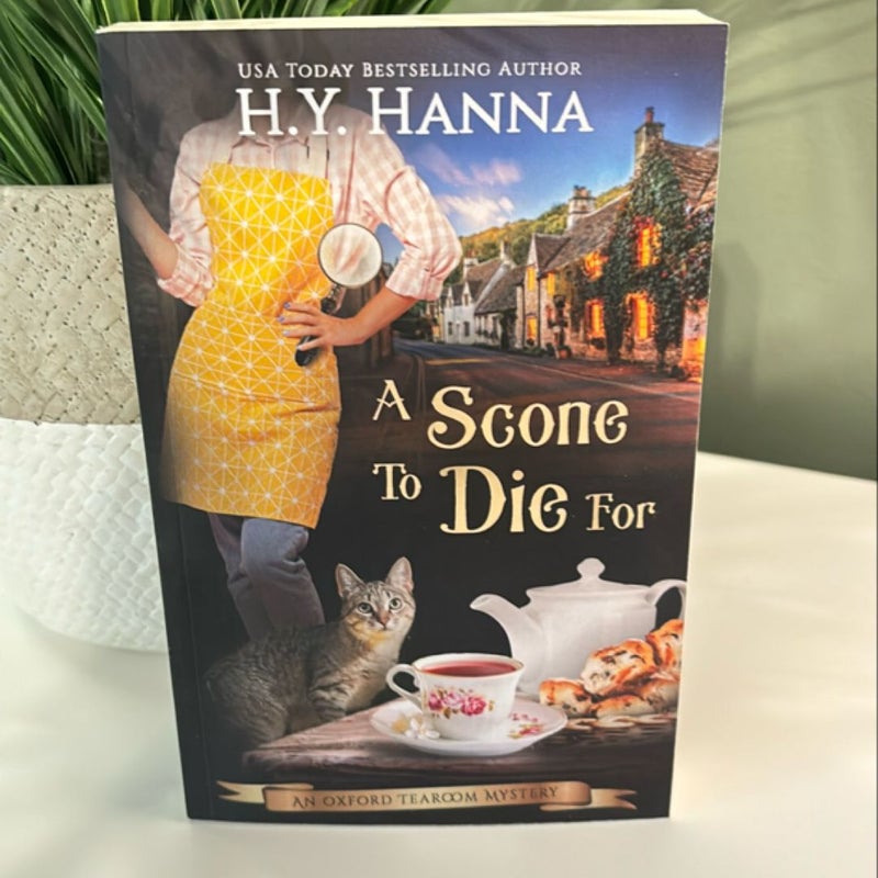 A Scone to Die for (Oxford Tearoom Mysteries - Book 1)