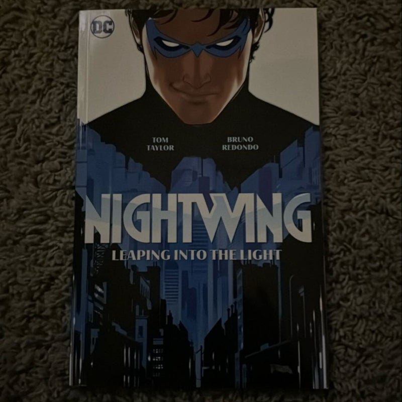 Nightwing Vol. 1: Leaping into the Light