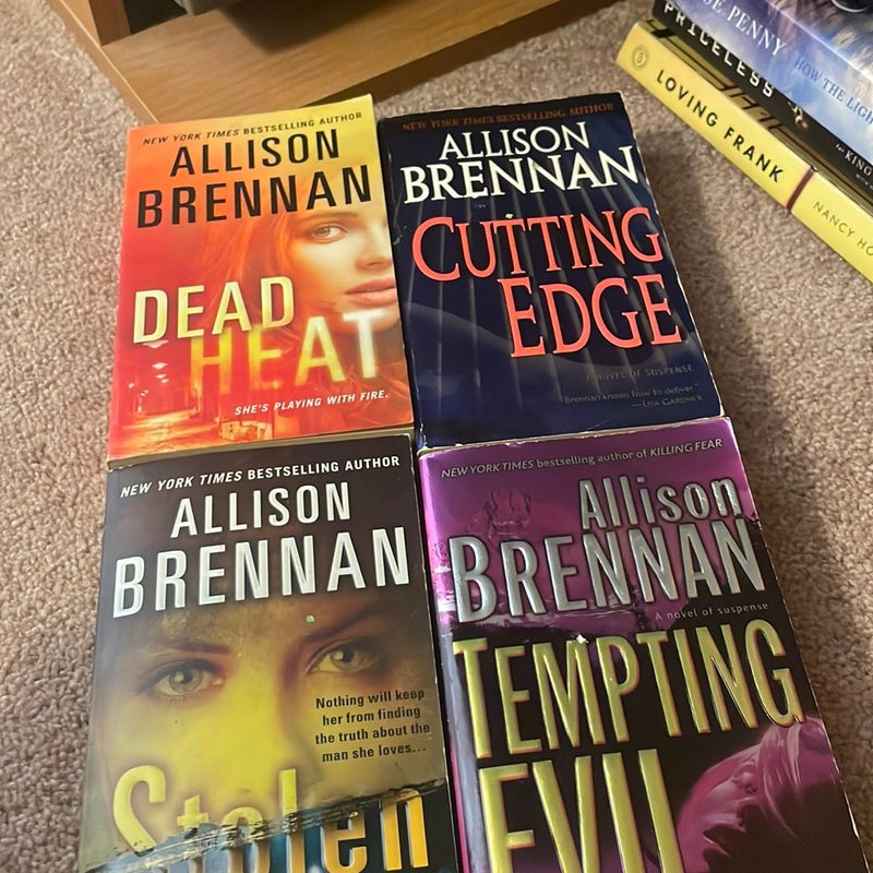 4 book bundle Cutting Edge, stolen, dead heat, tempting evil