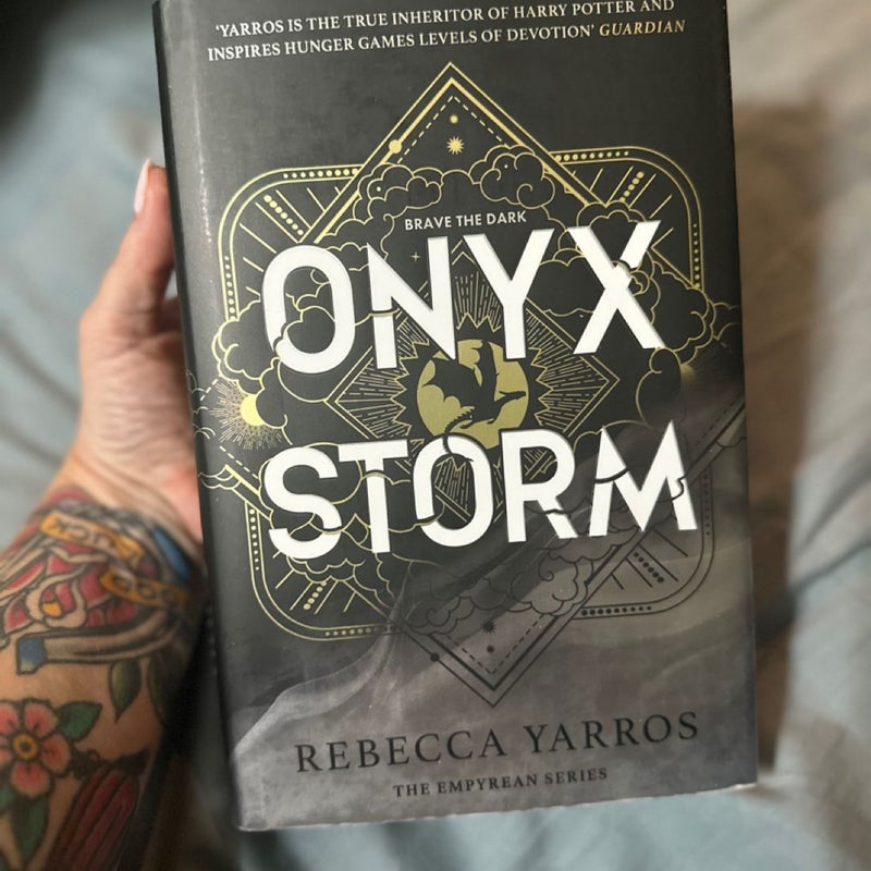 Onyx Storm-WATERSTONES