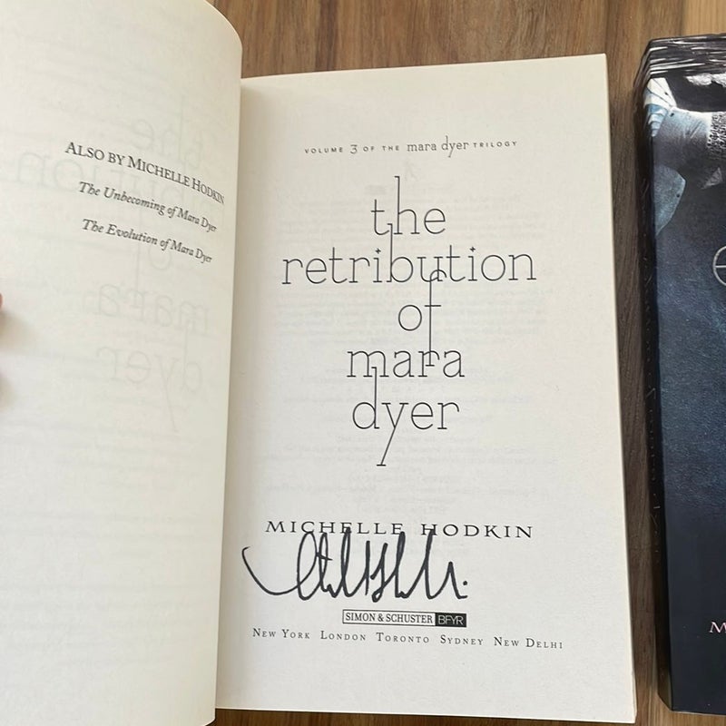 The Unbecoming of Mara Dyer - SIGNED