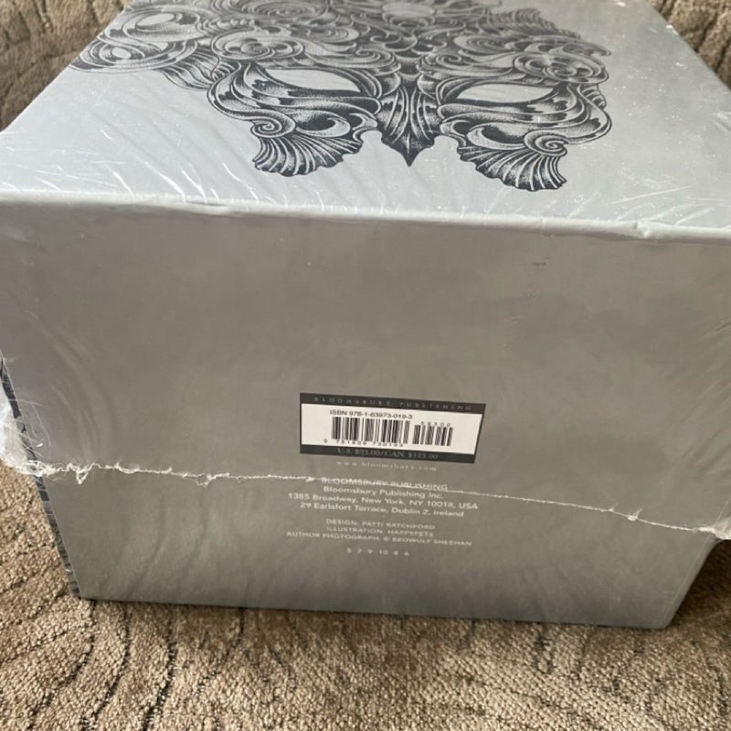 A Court of Thorns and Roses Paperback Box Set (5 Books)