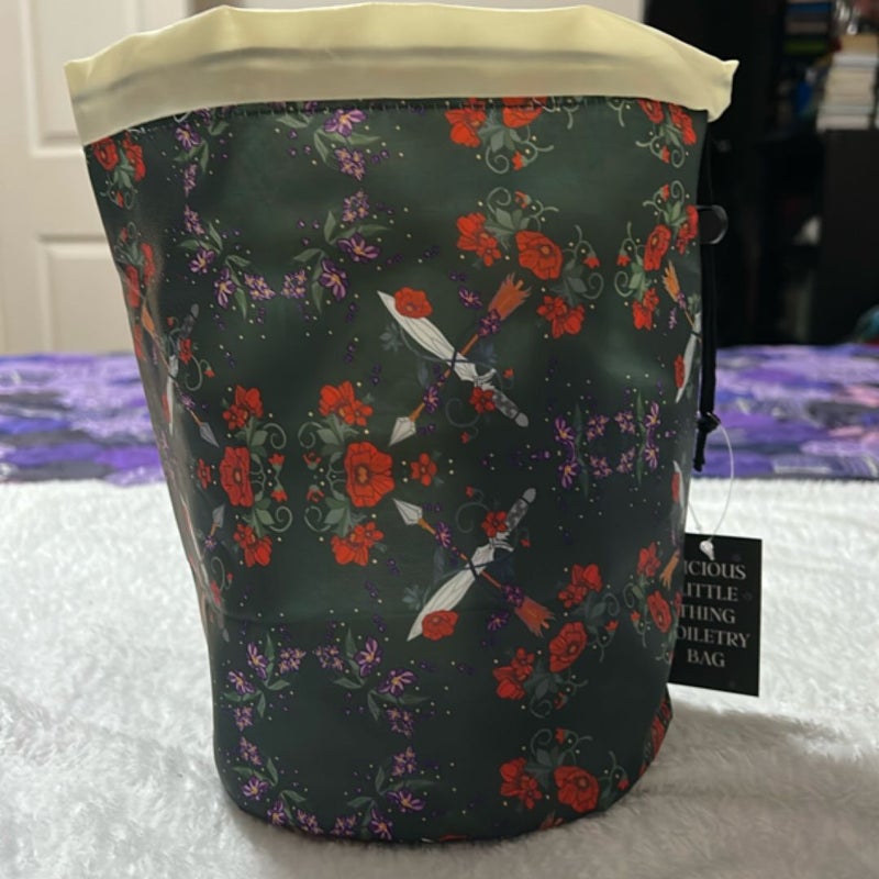 Powerless toiletry bag