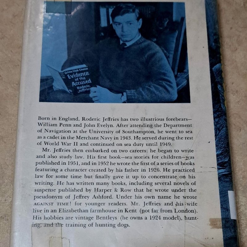 Police Dog by Roderic Jeffries , Hardcover | Pangobooks