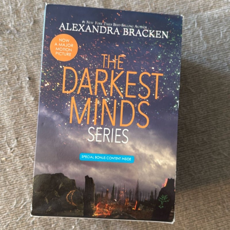 Darkest minds series with bonus content 