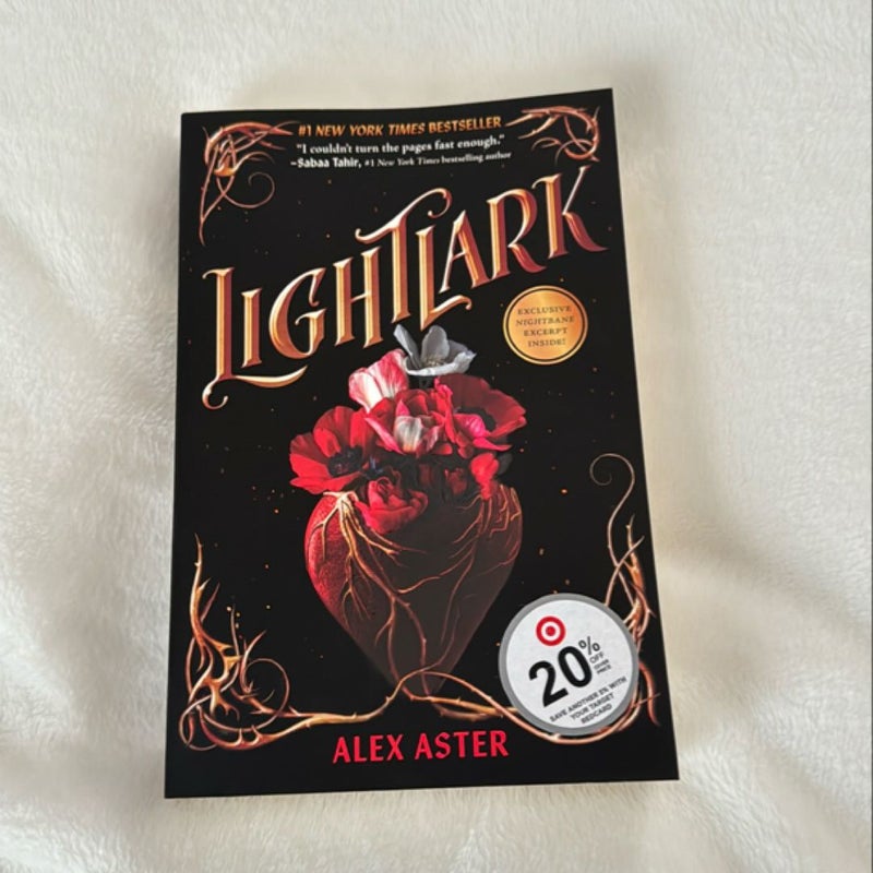 Lightlark (the Lightlark Saga Book 1)