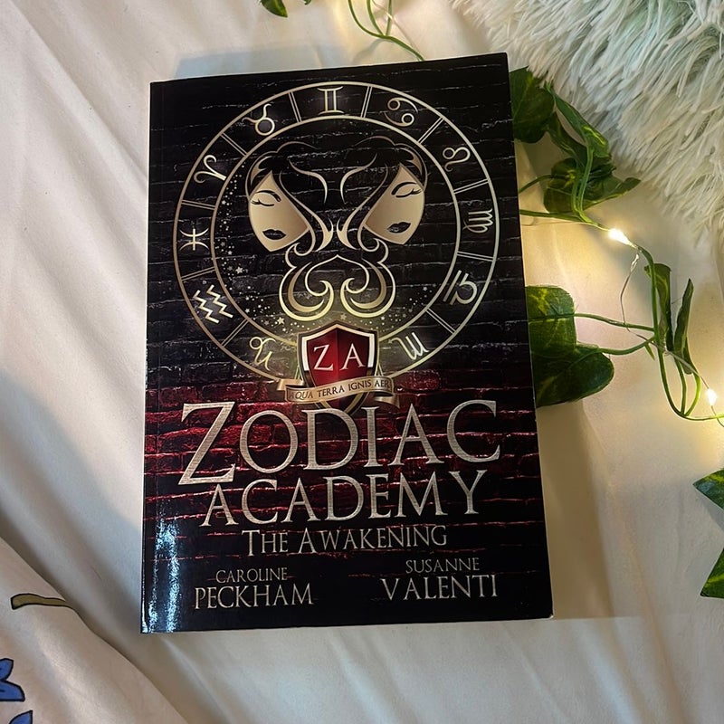 Zodiac Academy (the awakening) 