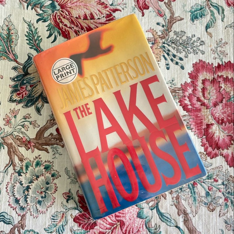 The Lake House (Large Print)