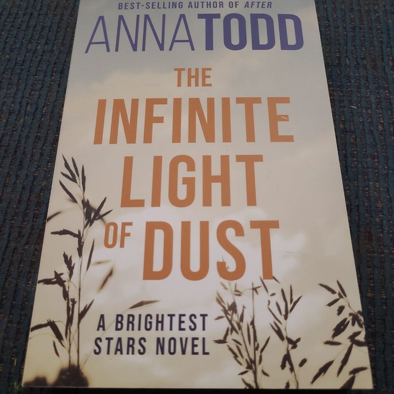 The Infinite Light of Dust