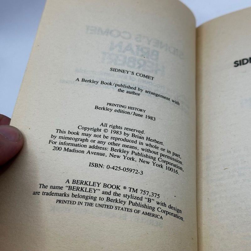 Sidney's Comet (1982 1st Ed 1st print)