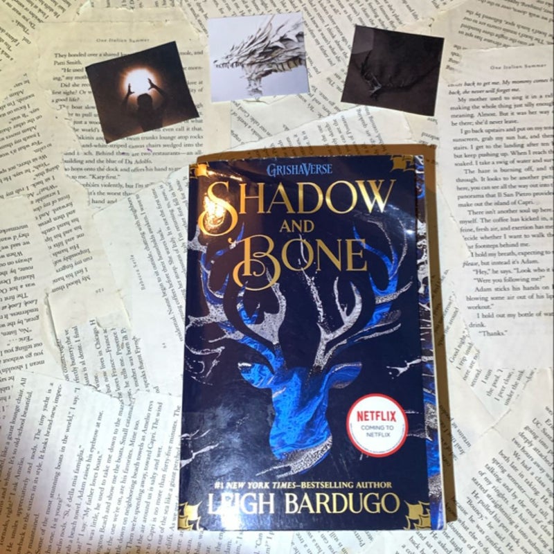 Shadow and Bone + 3 stickers 